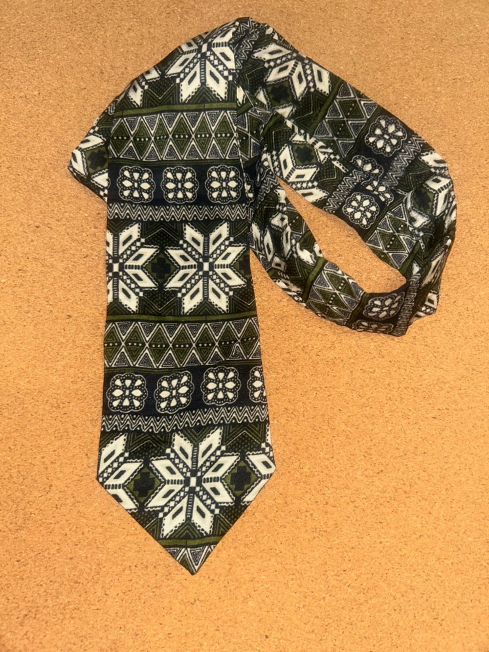 Men's Patterned Olive Green and Black Tie